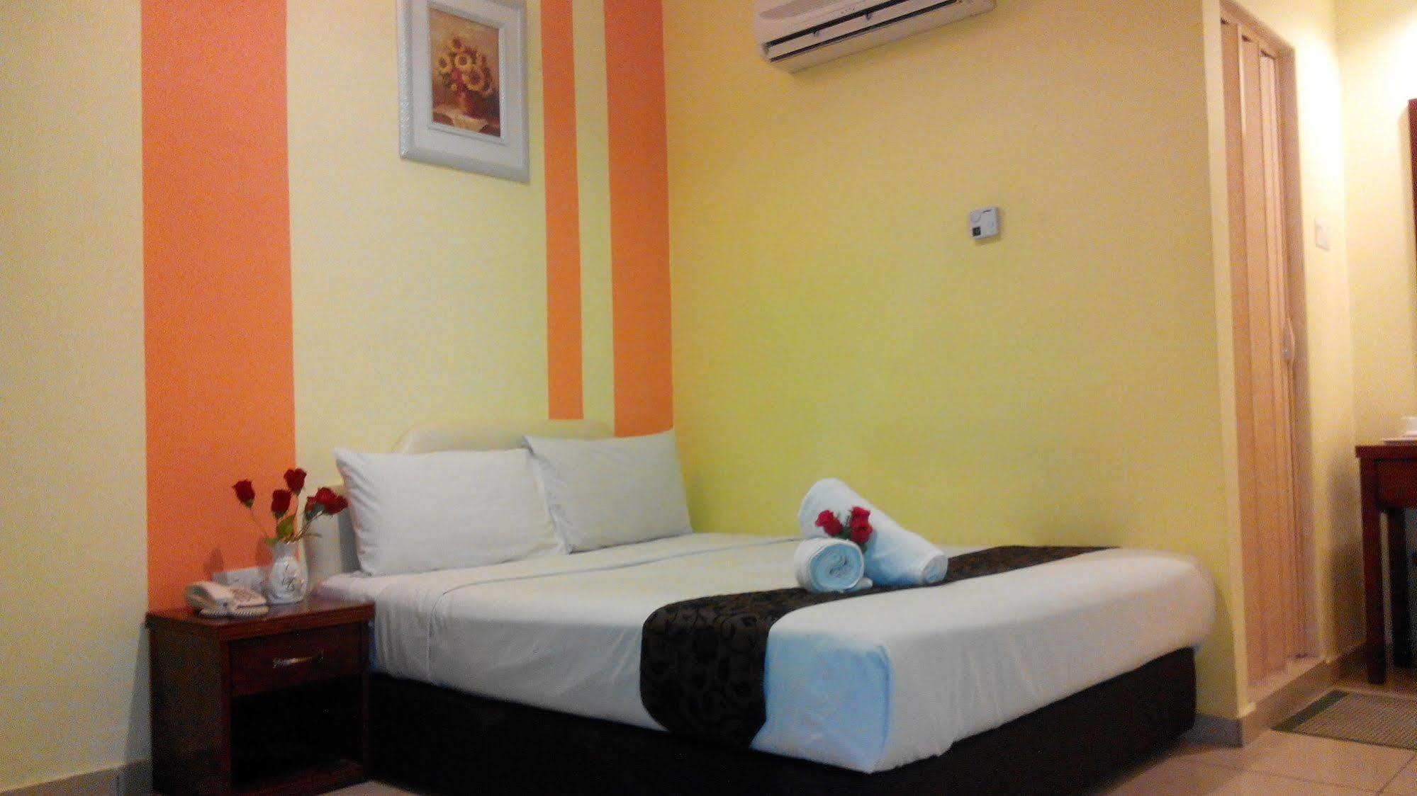 Sun Inns Hotel Kuala Selangor Exterior photo